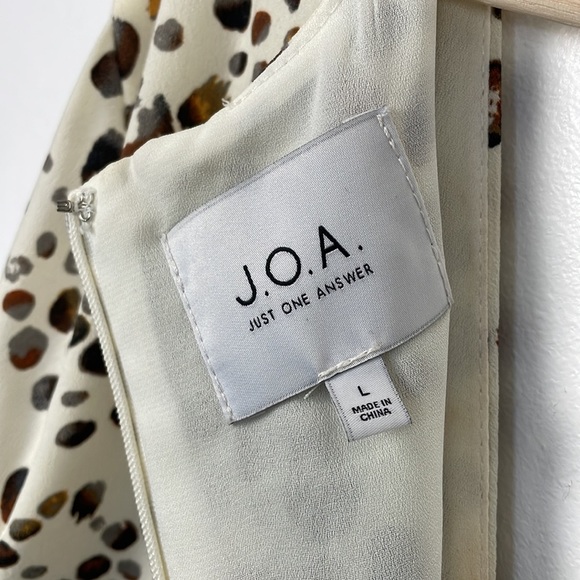 J.O.A. long sleeve plunged neckline Knot Front Leopard Print Mini Dress Size L - Picture 9 of 9